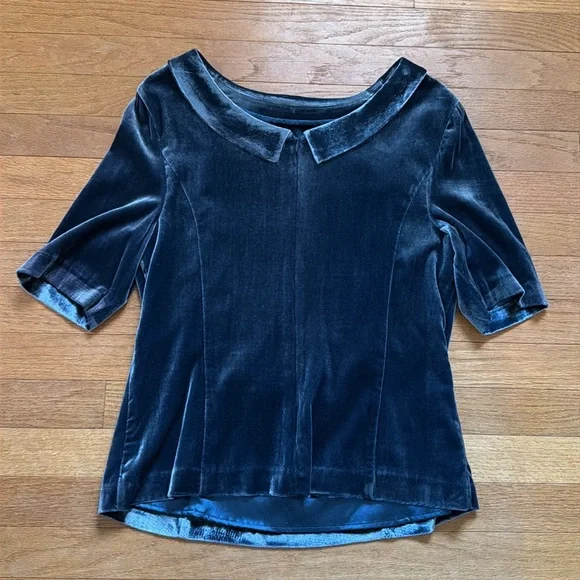 Boden Dark blue velvet like top - Picture 6 of 7